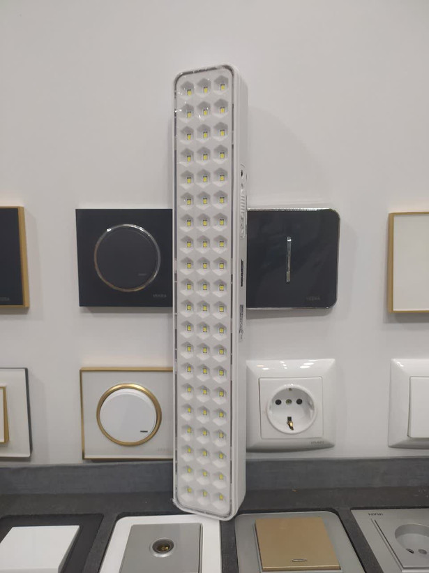 چراغ اضطراری هوشمند شارژی کاربیست 60 SMD LED